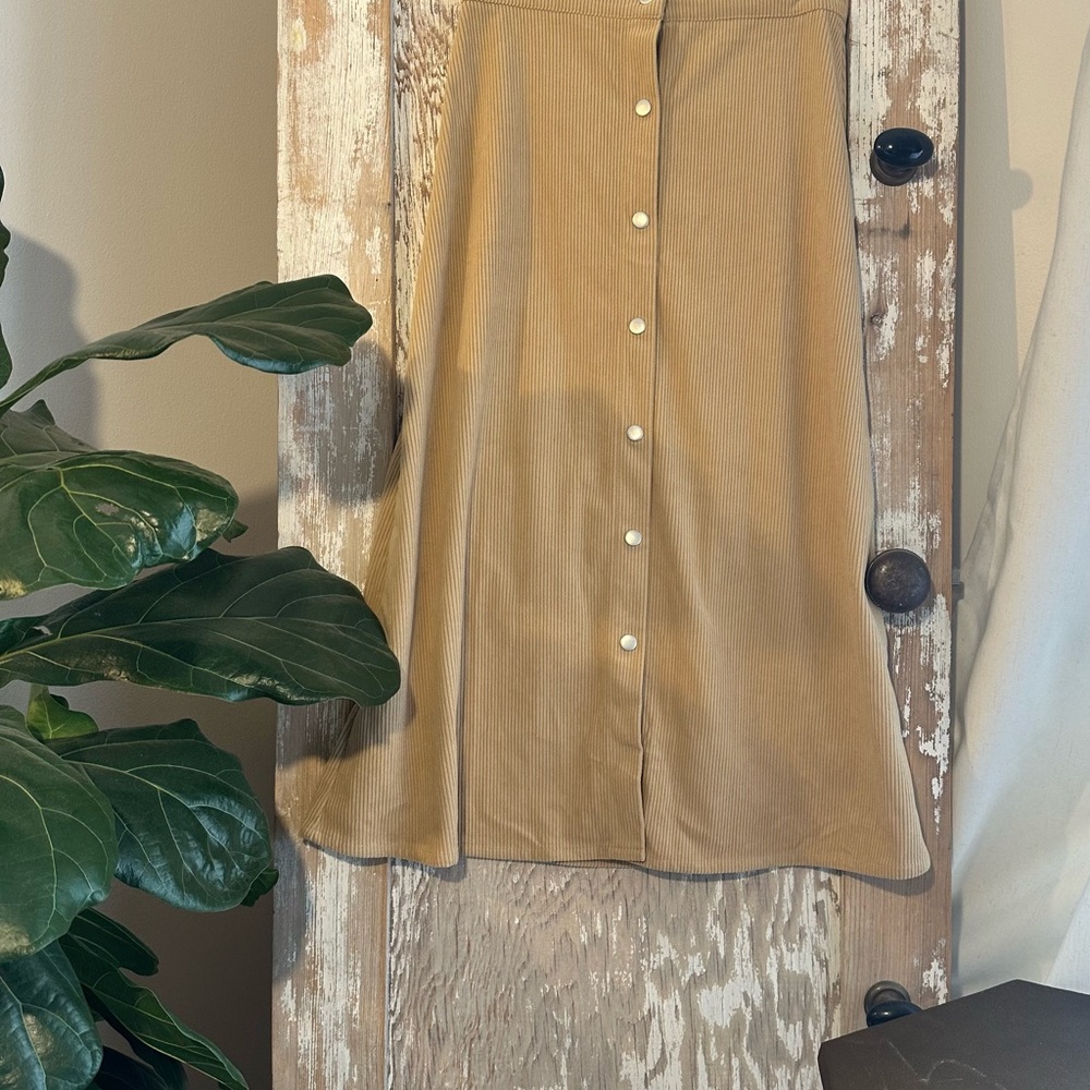 Corduroy Tan Women’s Midi Snap Front Skirt